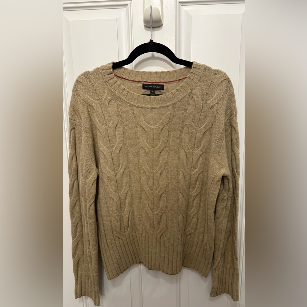 NWT Banana Republic Beige Tan Cable Knit 100% Merino Extra Fine Wool Sweater